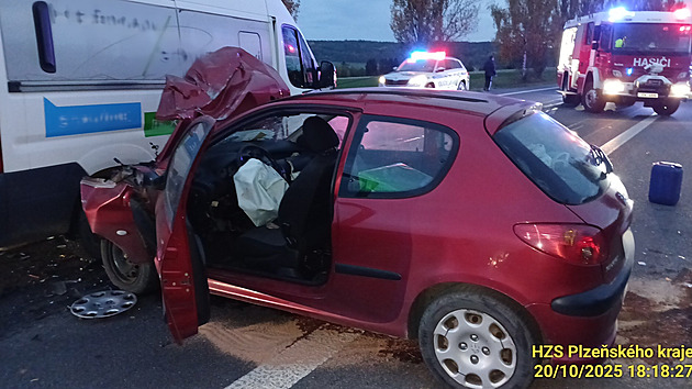 Osmiletá dcera z nehody zdrogované řidičky zemřela, policie prověřuje pokus o vraždu