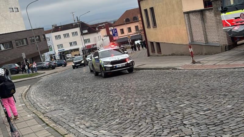 Hrozil výbuch ve škole v Uherském Brodě: Proběhla evakuace, nebezpečná látka je v kabinetu