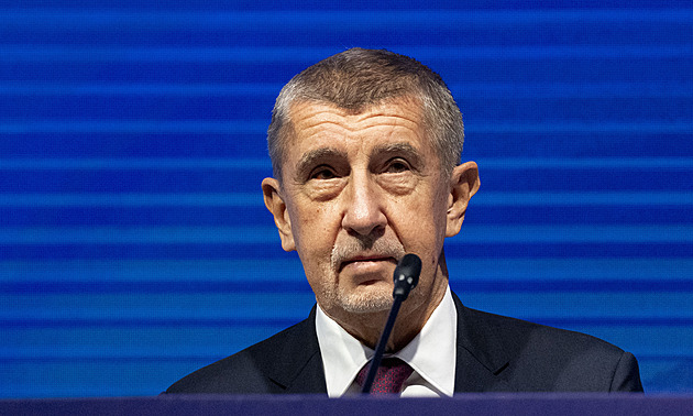 Babiš chce na Hrad společného kandidáta koalice. Lituje, že není většinový systém