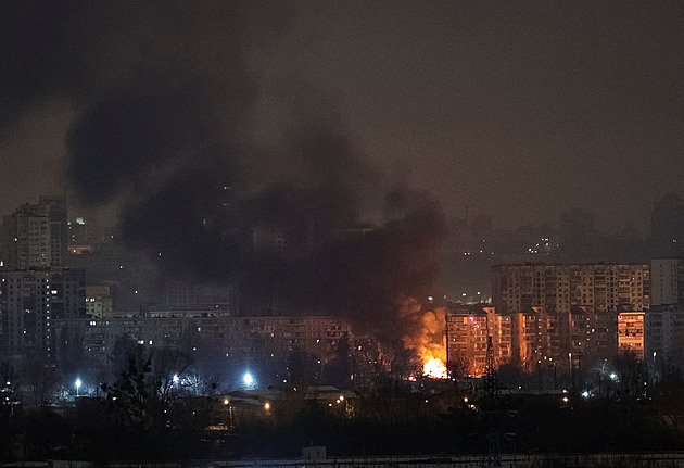 Ruské drony útočily na Kyjev a Charkov. Přes milion lidí v zemi je bez elektřiny