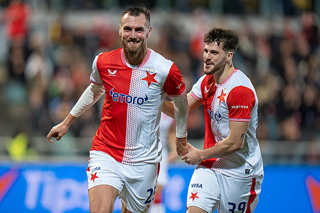 ONLINE: Dukla - Slavia 0:2, z penalty zvýšil Chorý, ofsajd ruší gól Čermáka