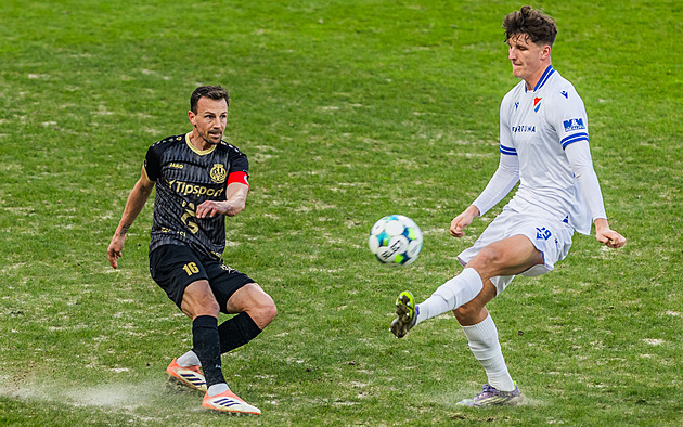ONLINE: Hradec Kr. - Baník 0:0, ve čtvrtfinále domácího poháru se prodlužuje
