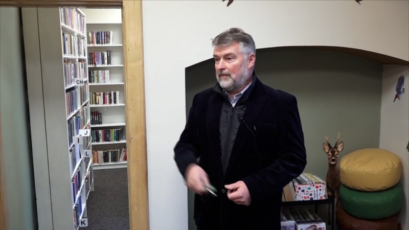 Po tragické střelbě otvírá úřad v Chřibské. Dvě úřednice má dál v péči nemocnice, říká starosta