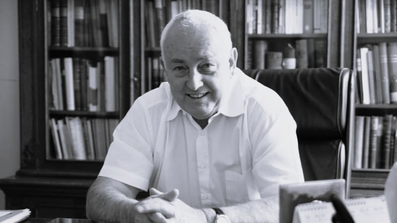 Zemřela legenda Univerzity Karlovy. Porevoluční rektor Malý je spjat i s restitucemi