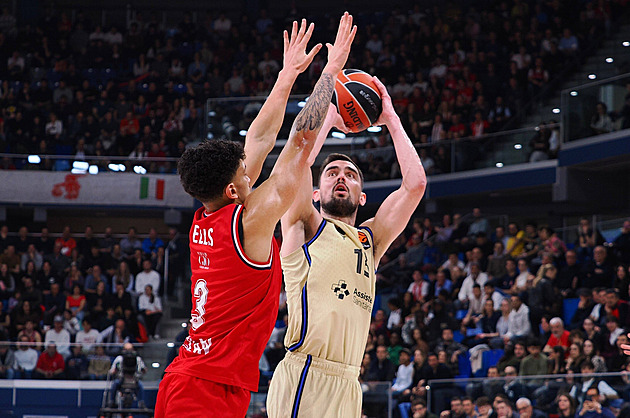 Barcelona se probudila pozdě. K vítězství nestačily ani Satoranského trojky v závěru