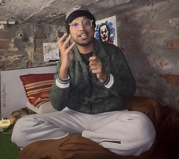 Žije v betonové krabici a vydělává na tom balík. Ind je hvězdou Instagramu