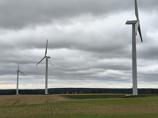 Plány na větrníky rozdělují Plzeňský kraj. Lidé protestují, projekty přibývají