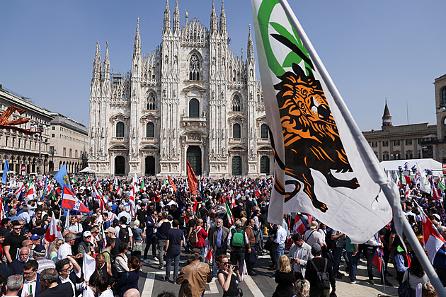 V Miláně protestovali proti imigraci. Krajní pravice vyslala vzkaz Macronovi