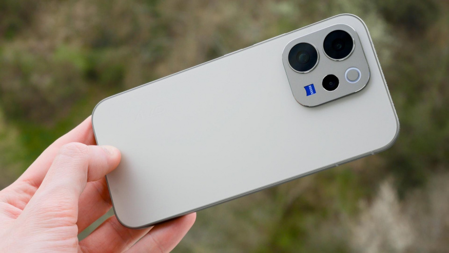 Vivo V70 je povedená střední třída se spoustou novinek: vybrali jsme TOP 5 funkcí