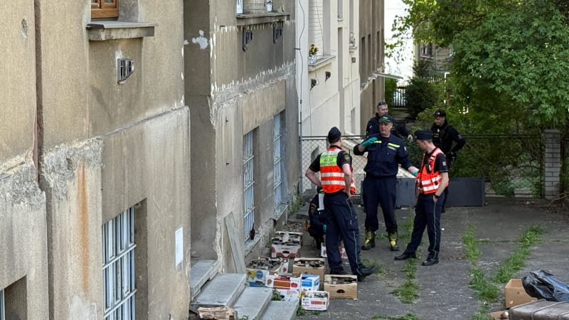 Poplach v Praze kvůli radioaktivnímu thoriu: Na místě zasahoval pyrotechnik