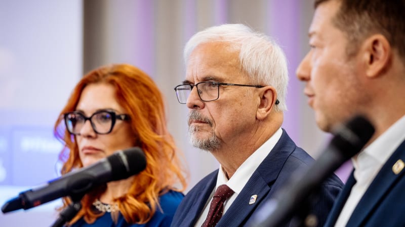 SPD pod palbou kvůli ruskému článku. Jak se vám s těmi kolaboranty vládne? čelí kritice i ANO