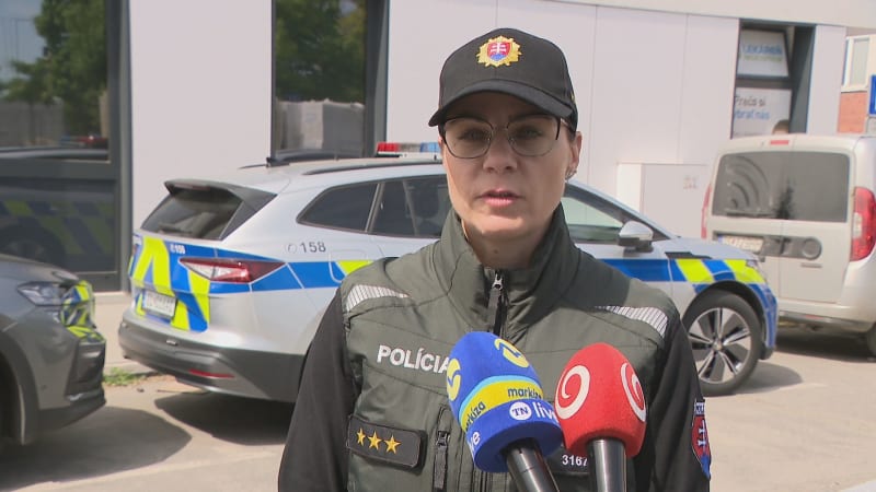 Nahá se natřásala před středoškoláky. Žena se v Trnavě svlékla opakovaně, zasáhla policie