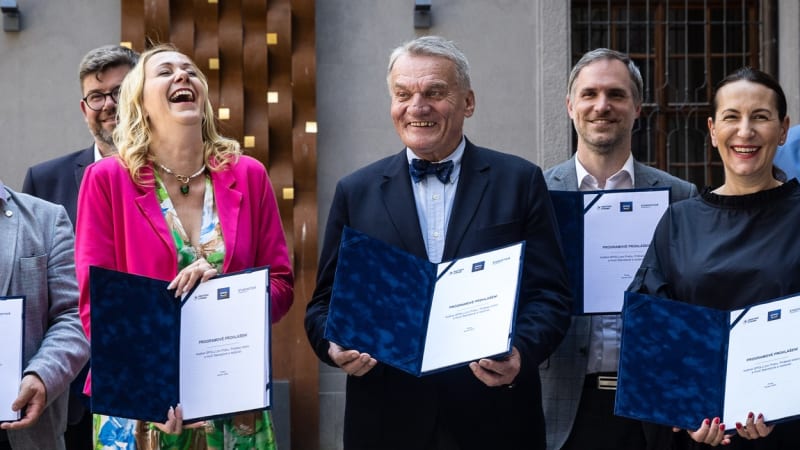 GLOSA: Pirátská politička si plivla na „bílé muže“. Rasové útoky a misandrie jsou asi v trendu
