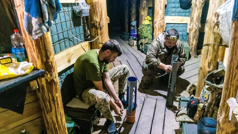 Zpět v Mariupolu, navíc s novou zbraní, hlásí bojovníci Azova. Rusy děsí i daleko od fronty