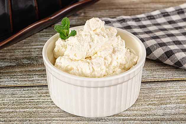 Štíhlá i bez diety? Vsaďte na přirozené pomocníky: tvaroh a zeleninu