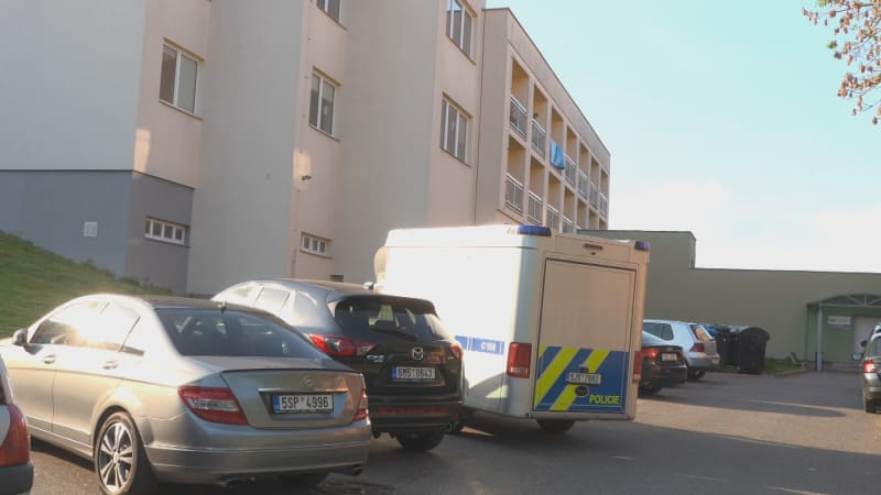 Drama na Vysočině: Pobodaný muž musel do nemocnice vrtulníkem. Policisté tuší, co se stalo