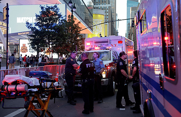 Obavy před mistrovstvím. Útočník pobodal na nádraží v New Yorku šest lidí