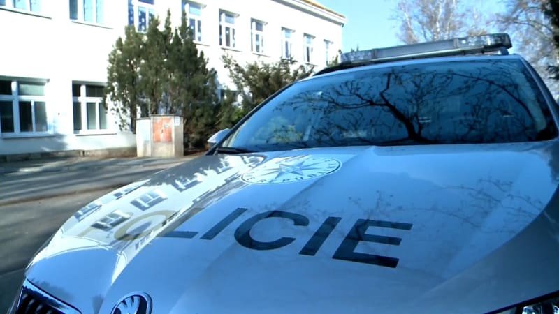 Motorkářka se u Pardubic čelně střetla s autem: Zasahoval vrtulník, žena na místě zemřela