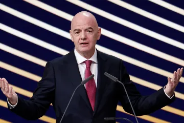 Vedení FIFA se omluvilo za chyby a podpořilo Infantina. UEFA trvá na bojkotu
