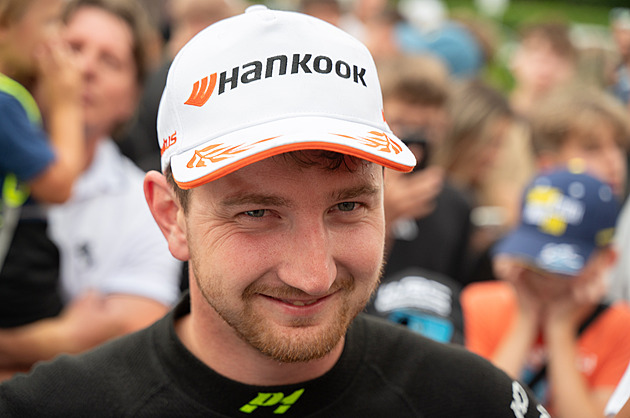 Březík starší: Adam jel, jako by vezl rohlíky. K triumfu na Barum rally pomohl i Kresta