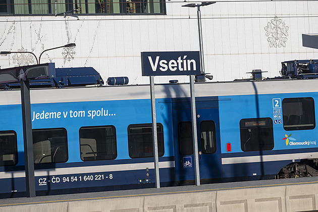 Spojem jezdí přes hranici jen tři pasažéři, přesto kraj dopravu hájí