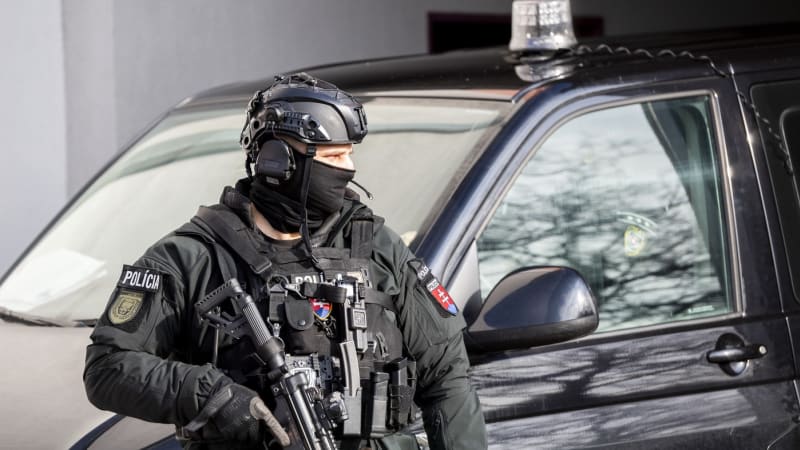 Slováci překazili žhářský útok na továrnu s drony, našli i napalm. Stíhají tři cizince