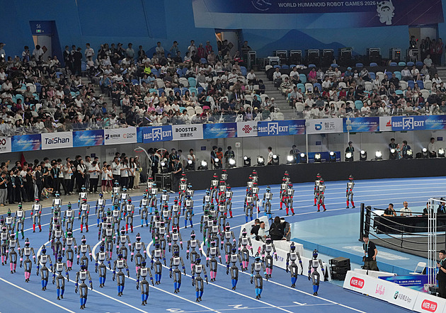 Robotí olympiáda viděla i Ronaldovu oslavu. Humanoidi ale měli řadu nehod